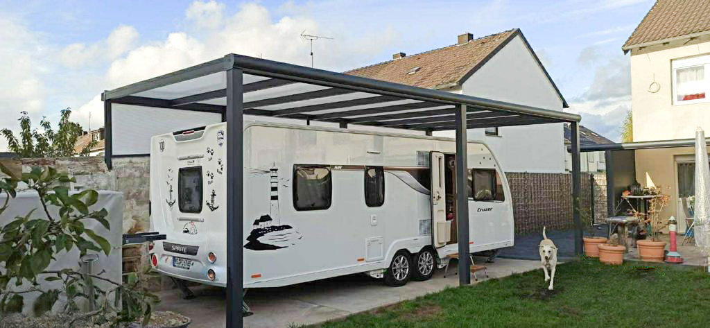 carport van et camping-car caravane