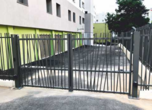portail industriel battant acier