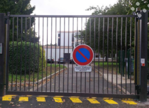portail industriel acier coulissant